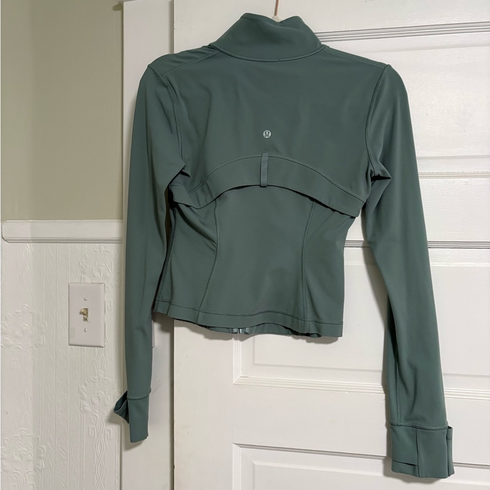 LULULEMON DEFINE CROP - Picture 2 of 4